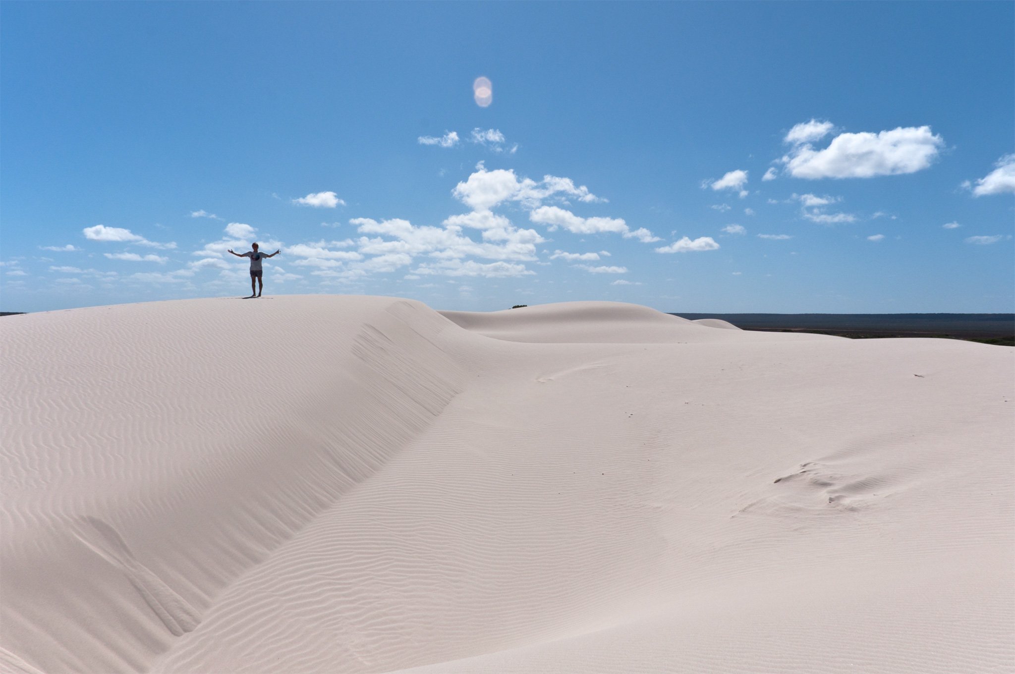 Gerolf on top of the Eucla dunes - Герольф на вершине дюн Юклы