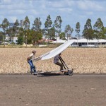 Wind pushing the glider ober the field ~ Ветер помогает перевести аппарат через поле